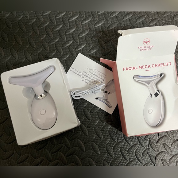 **NEW**Facial Sculpting/Wrinkle Removal Tool - Picture 2 of 2